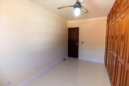 Casa à venda com 402m², 3 quartos e 2 vagas Casa à venda com 402m², 3 quartos e 2 vagasQuarto 1