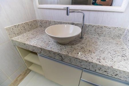 Casa à venda com 402m², 3 quartos e 2 vagas Casa à venda com 402m², 3 quartos e 2 vagasBanheiro Social