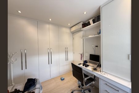 Apartamento à venda com 145m², 3 quartos e 3 vagasEscritório