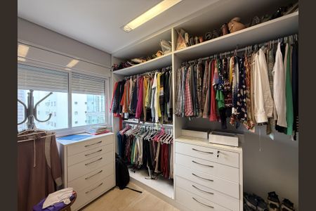 Apartamento à venda com 145m², 3 quartos e 3 vagasCloset