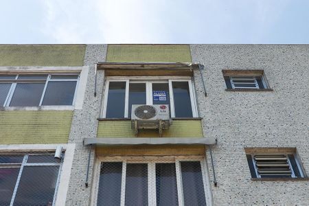 Plaquinha de apartamento para alugar com 2 quartos, 63m² em São João, Porto Alegre