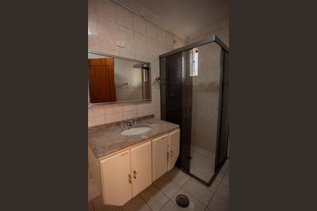 Casa para alugar com 499m², 3 quartos e 6 vagasBanheiro da Suíte