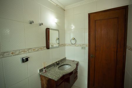 Casa para alugar com 499m², 3 quartos e 6 vagasBanheiro Social