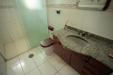 Casa para alugar com 499m², 3 quartos e 6 vagasBanheiro Social