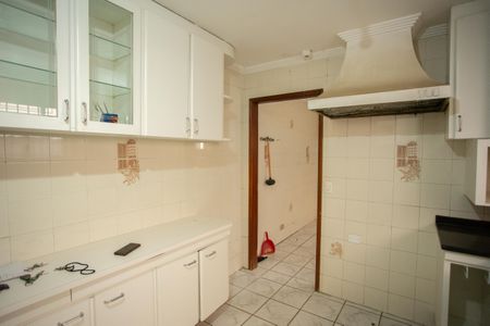 Casa para alugar com 499m², 3 quartos e 6 vagasCozinha