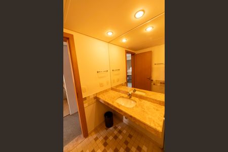 Studio para alugar com 28m², 1 quarto e 1 vaga Studio para alugar com 28m², 1 quarto e 1 vagaBanheiro Social