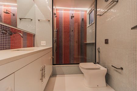 Apartamento à venda com 197m², 3 quartos e 1 vaga Apartamento à venda com 197m², 3 quartos e 1 vagaBanheiro Social