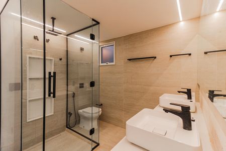 Apartamento à venda com 197m², 3 quartos e 1 vaga Apartamento à venda com 197m², 3 quartos e 1 vagaBanheiro da Suíte