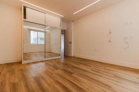 Apartamento à venda com 197m², 3 quartos e 1 vaga Apartamento à venda com 197m², 3 quartos e 1 vagaQuarto 1