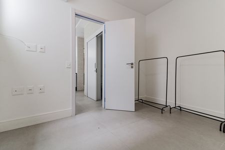 Apartamento à venda com 197m², 3 quartos e 1 vaga Apartamento à venda com 197m², 3 quartos e 1 vagaQuarto de Serviço