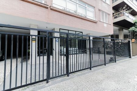 Apartamento à venda com 197m², 3 quartos e 1 vaga Apartamento à venda com 197m², 3 quartos e 1 vagaÁrea comum