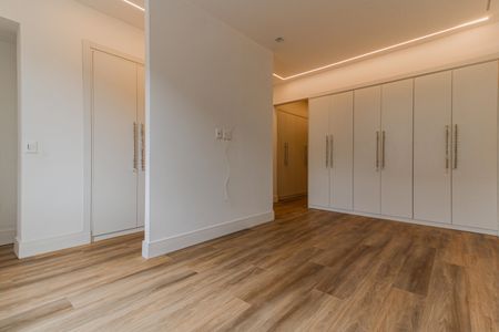 Apartamento à venda com 197m², 3 quartos e 1 vaga Apartamento à venda com 197m², 3 quartos e 1 vagaSuíte