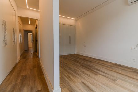 Apartamento à venda com 197m², 3 quartos e 1 vaga Apartamento à venda com 197m², 3 quartos e 1 vagaSuíte