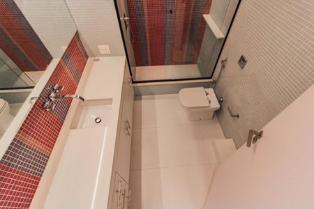 Apartamento à venda com 197m², 3 quartos e 1 vaga Apartamento à venda com 197m², 3 quartos e 1 vagaBanheiro Social