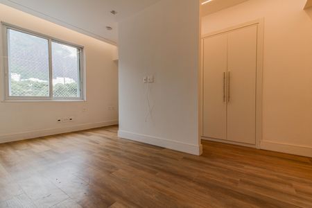 Apartamento à venda com 197m², 3 quartos e 1 vaga Apartamento à venda com 197m², 3 quartos e 1 vagaSuíte