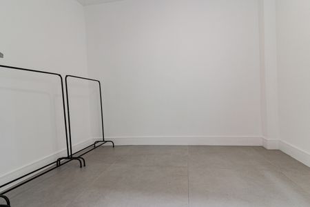 Apartamento à venda com 197m², 3 quartos e 1 vaga Apartamento à venda com 197m², 3 quartos e 1 vagaQuarto de Serviço