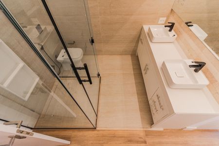 Apartamento à venda com 197m², 3 quartos e 1 vaga Apartamento à venda com 197m², 3 quartos e 1 vagaBanheiro da Suíte