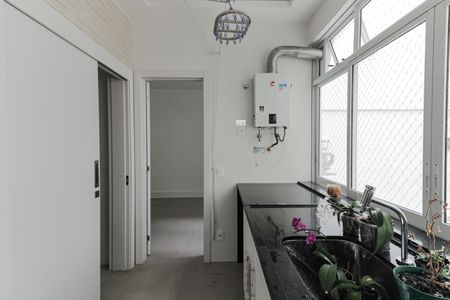 Apartamento à venda com 197m², 3 quartos e 1 vaga Apartamento à venda com 197m², 3 quartos e 1 vagaÁrea de Serviço