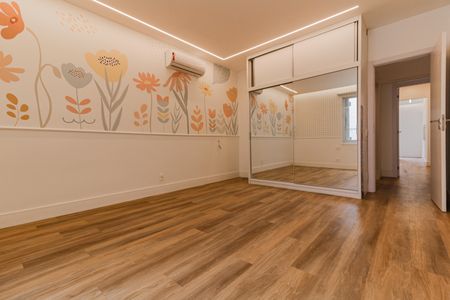 Apartamento à venda com 197m², 3 quartos e 1 vaga Apartamento à venda com 197m², 3 quartos e 1 vagaQuarto 1