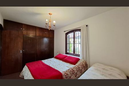 Casa à venda com 4 quartos, 436m² em Jardim Leonor, São Paulo