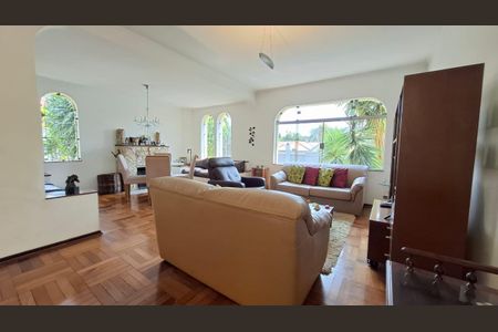 Casa à venda com 4 quartos, 436m² em Jardim Leonor, São Paulo