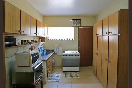 Casa à venda com 3 quartos, 177m² em Campo Belo, São Paulo