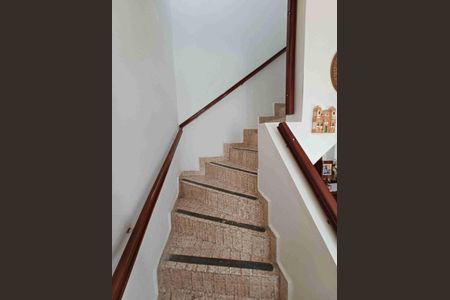 Casa à venda com 93m², 4 quartos e 2 vagas