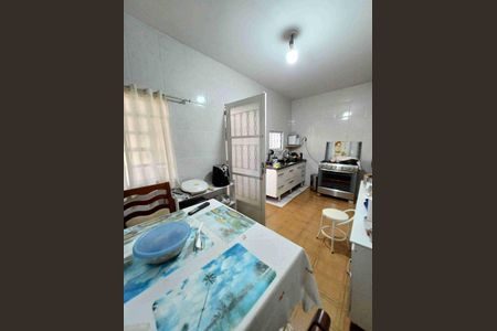 Casa à venda com 93m², 4 quartos e 2 vagas