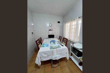 Casa à venda com 93m², 4 quartos e 2 vagas