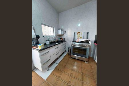 Casa à venda com 93m², 4 quartos e 2 vagas