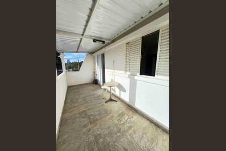 Casa à venda com 93m², 4 quartos e 2 vagas