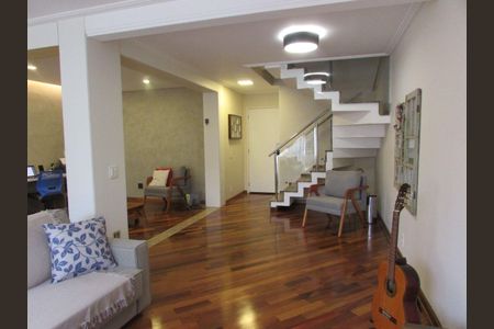 Casa para alugar com 3 quartos, 242m² em Demarchi, São Bernardo do Campo