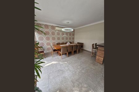 Casa para alugar com 3 quartos, 242m² em Demarchi, São Bernardo do Campo
