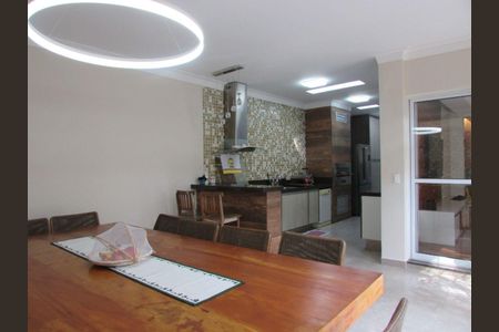 Casa para alugar com 3 quartos, 242m² em Demarchi, São Bernardo do Campo