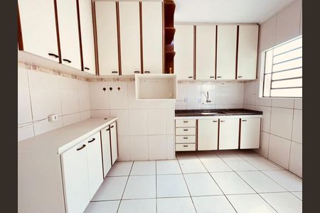 Casa à venda com 3 quartos, 145m² em Vila Nogueira, Campinas