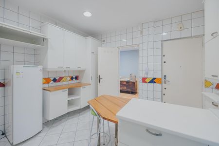 Apartamento à venda com 168m², 3 quartos e sem vagaCozinha