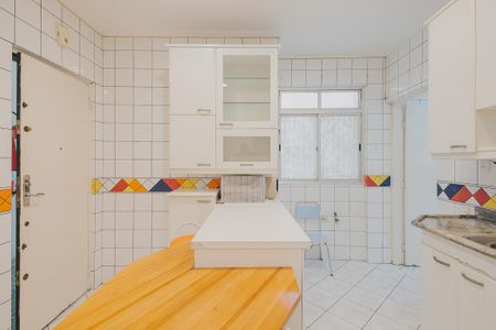 Apartamento à venda com 168m², 3 quartos e sem vagaCozinha