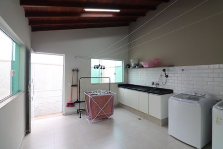 Casa à venda com 140m², 2 quartos e 2 vagasÁrea de Serviço