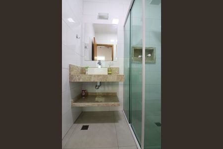 Casa à venda com 140m², 2 quartos e 2 vagasBanheiro de serviço