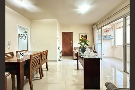 Apartamento à venda com 86m², 3 quartos e 2 vagasSala