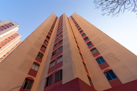 Apartamento para alugar com 48m², 2 quartos e 1 vaga Apartamento para alugar com 48m², 2 quartos e 1 vagaFachada