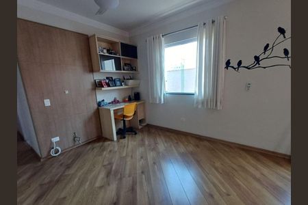 Casa à venda com 4 quartos, 274m² em Vila Carrão, São Paulo