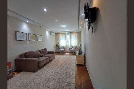 Casa à venda com 4 quartos, 274m² em Vila Carrão, São Paulo