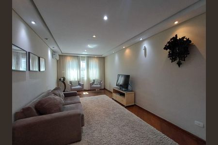 Casa à venda com 4 quartos, 274m² em Vila Carrão, São Paulo