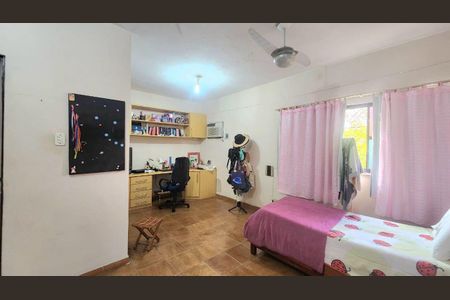 Casa à venda com 4 quartos, 326m² em Taquara, Rio de Janeiro