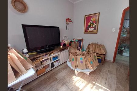 Casa à venda com 3 quartos, 155m² em Vila Carrão, São Paulo