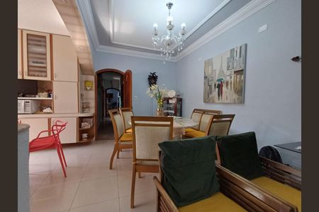 Casa à venda com 3 quartos, 155m² em Vila Carrão, São Paulo