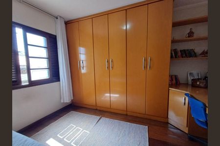 Casa à venda com 3 quartos, 150m² em Vila Carrão, São Paulo