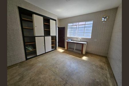 Casa à venda com 2 quartos, 149m² em Vila Linda, Santo André