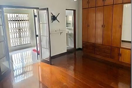 Casa à venda com 3 quartos, 224m² em Utinga, Santo André